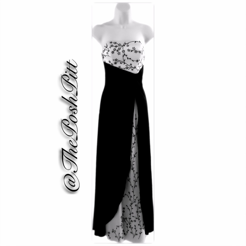 Rampage Blk, White, Floral & Crystal Detailed Gown